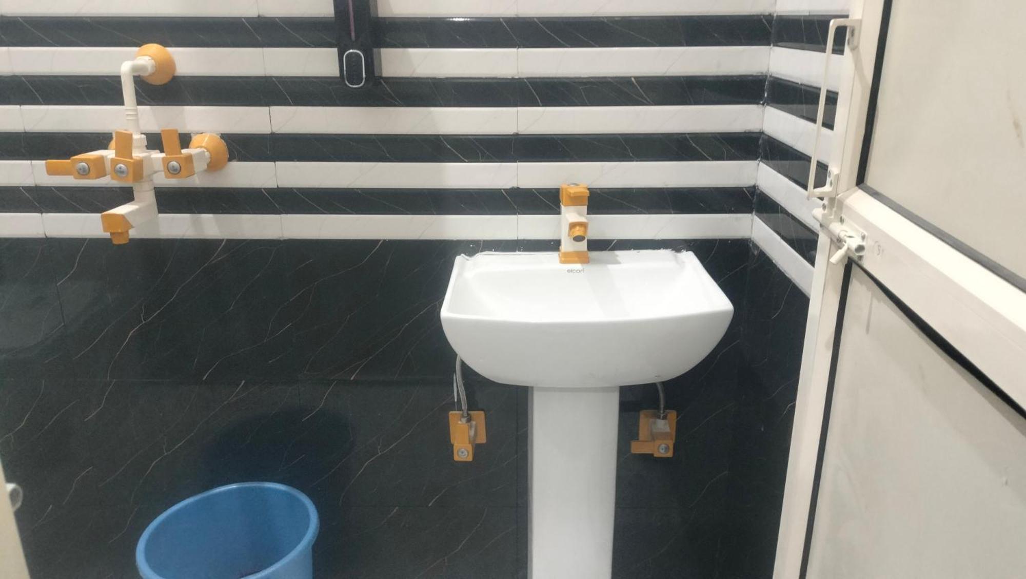 Hotel Maa Gayatri Dham Vrindāvan Esterno foto