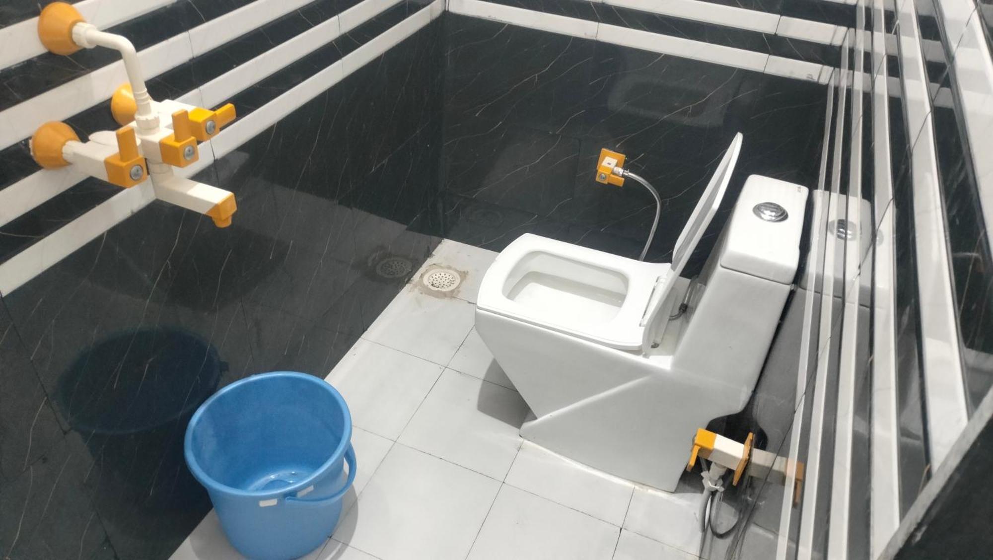 Hotel Maa Gayatri Dham Vrindāvan Esterno foto