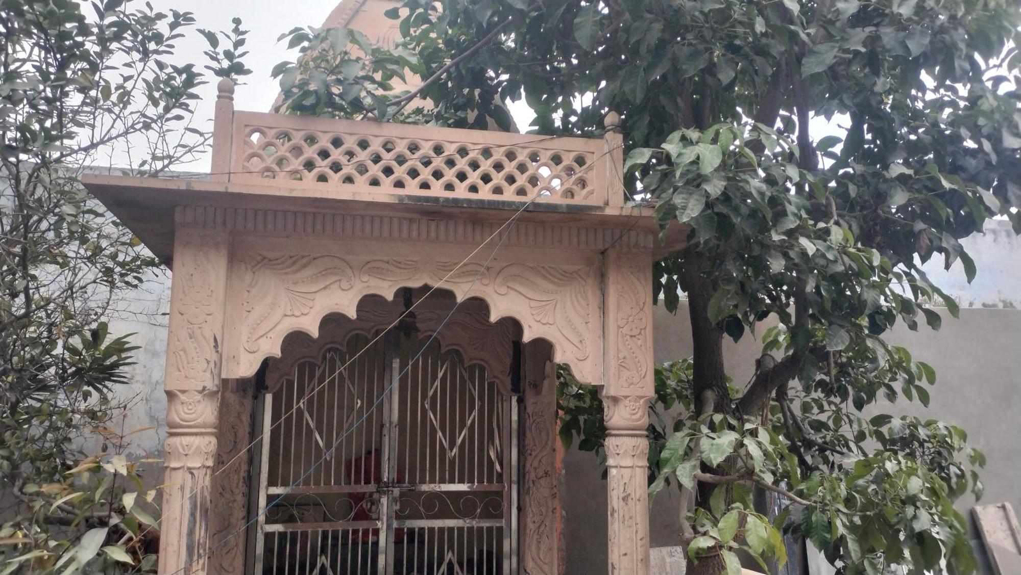 Hotel Maa Gayatri Dham Vrindāvan Esterno foto